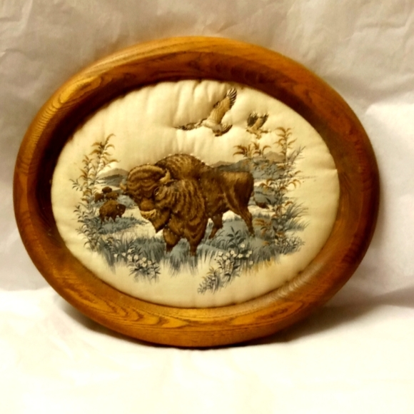 Vintage Oval Handmade Quilted Bisons & Eagles Solid Wood Framed 12"x10" - Picture 1 of 7